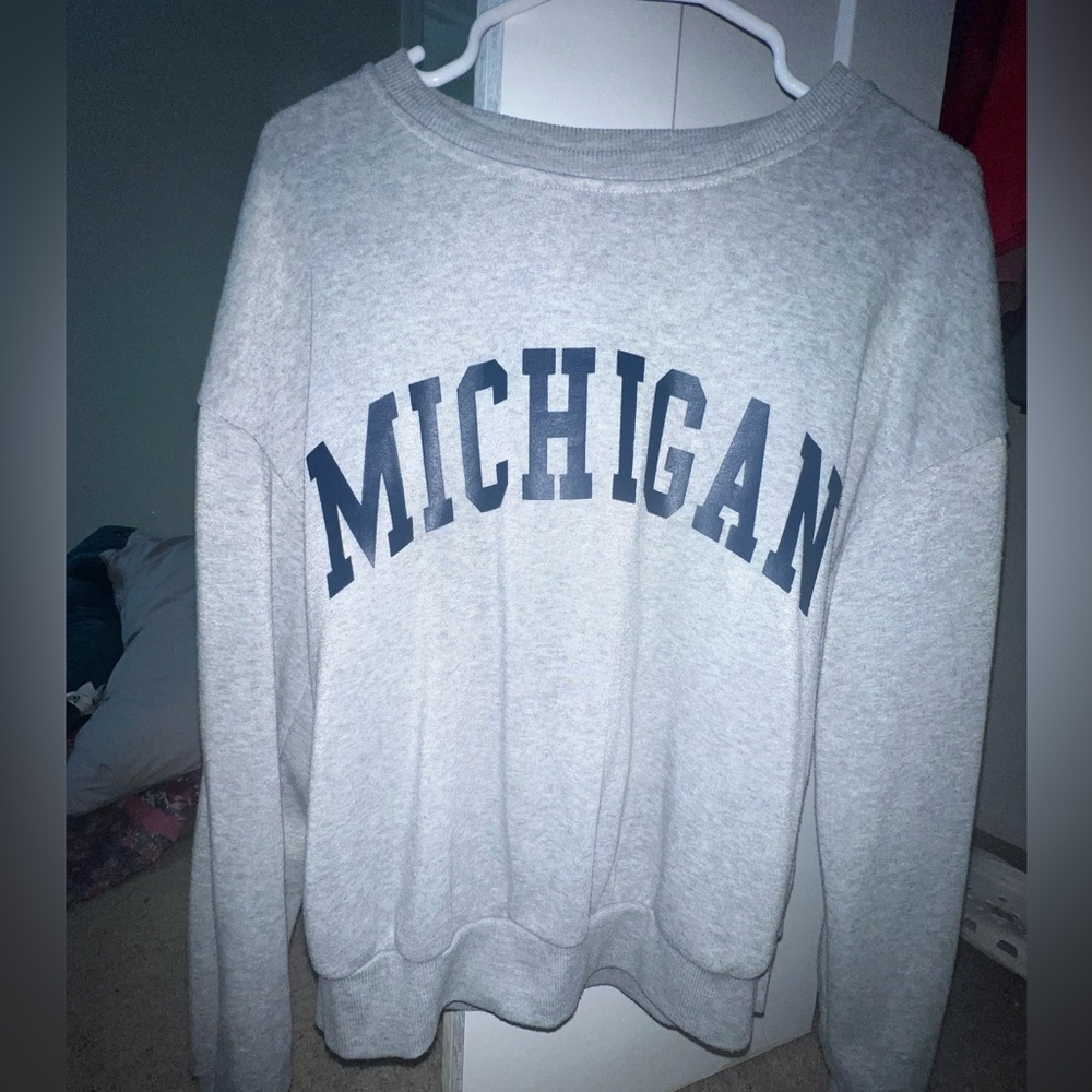 Michigan sweatshirt womens medium